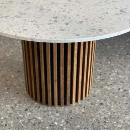 Terrazzo bord med egetr&aelig;sstel