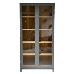 Glass cabinet in oak veneer